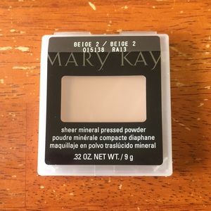 Beige 2 sheer mineral pressed powder